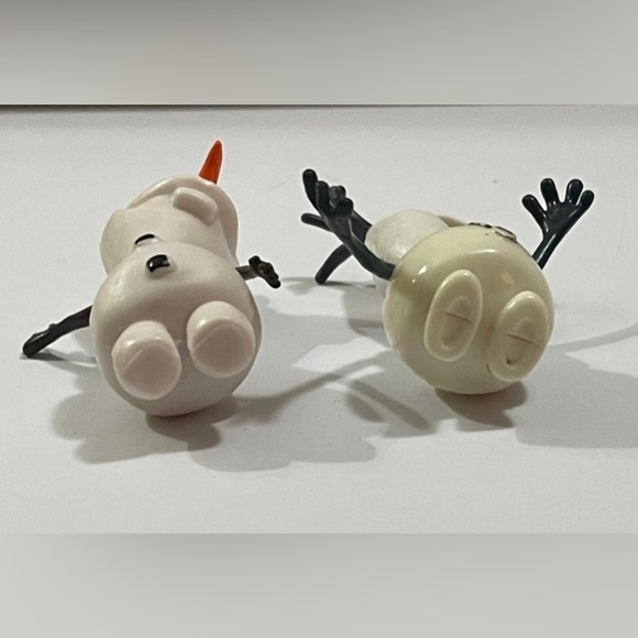 2 Olaf Disneys Frozen 2 inch figures - Picture 5 of 5